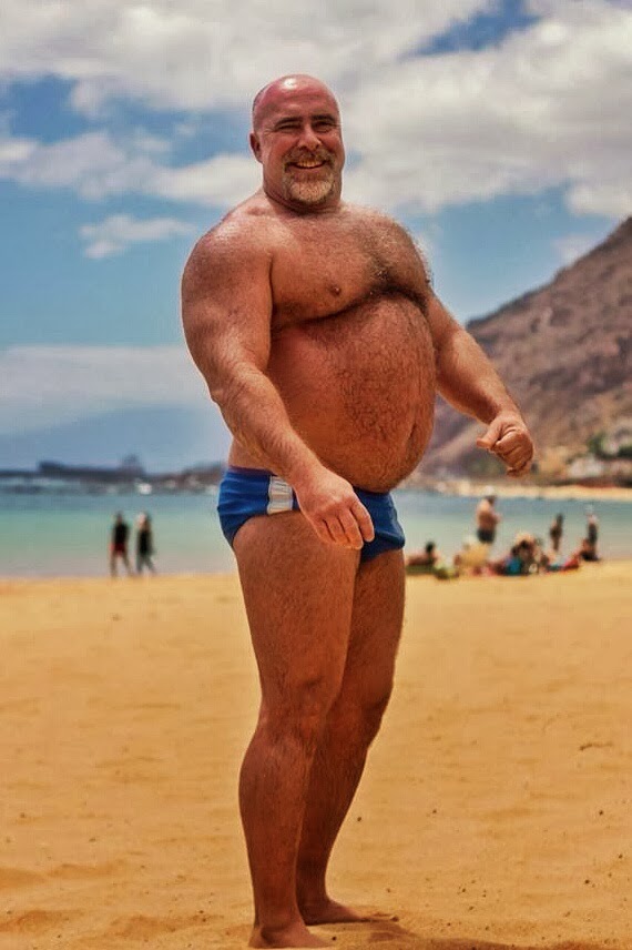 Big dick daddy. Дэдди Беар. Bears in speedo. Волосатые старики на пляже. Muscle Bear man Beach.