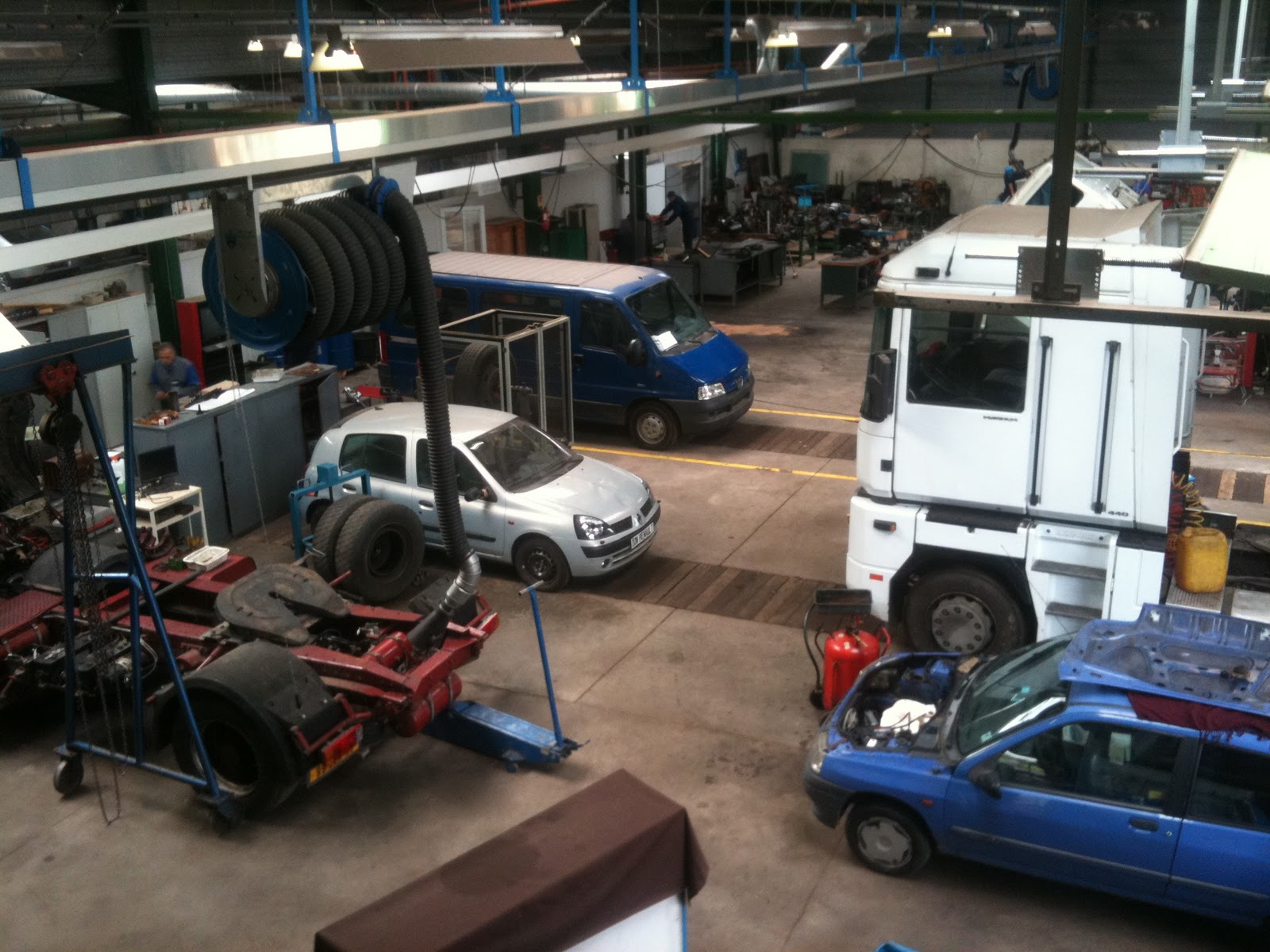 Secteur Automobile du lycée SAINT-JOSEPH de NEVERS: Atelier de ...