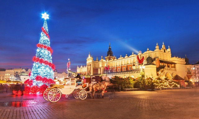 Cracovia - Mercatini di Natale nella Piazza Principale - Poracci In Viaggio cracovia-mercatini-di-natale-poracci-in-viaggio