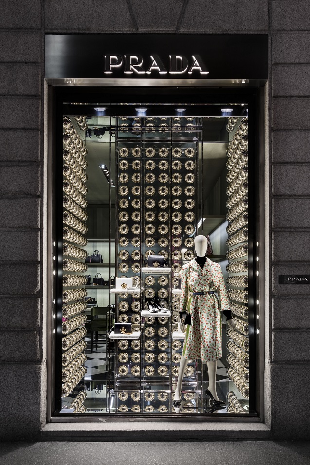 mylifestylenews PRADA 2016 Christmas Window Display