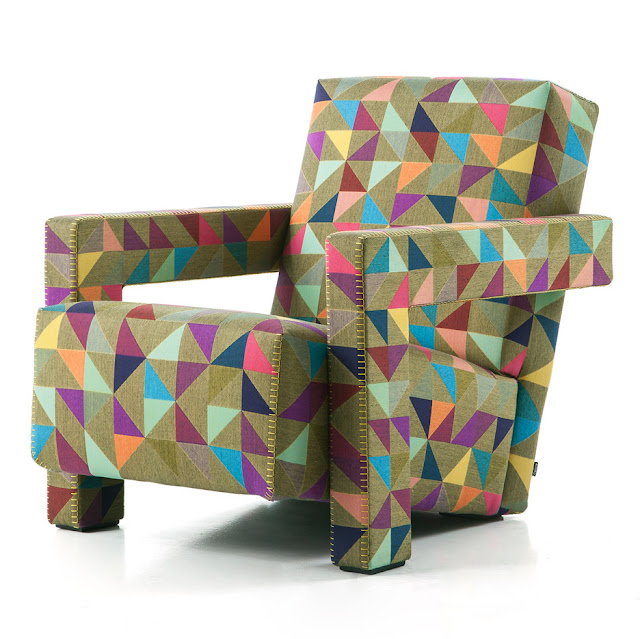 Новости дизайна. Красочная геометрия украсила мягкие кресла марки Cassina