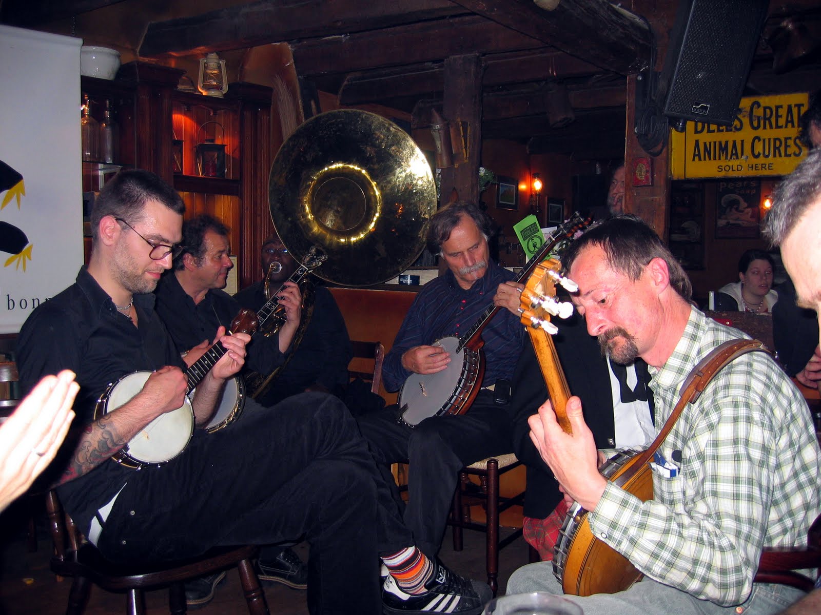 International Jazz Banjo Newsletter The banjo's back in town!