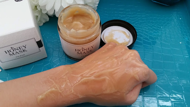 honey mask first applied to the hand