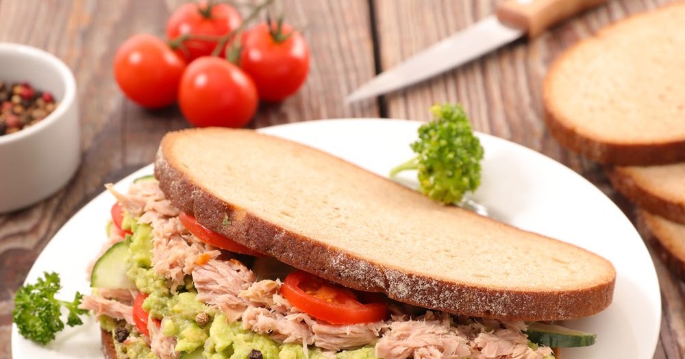 Mudahnya Buat Sandwich Tuna Dan Avokado Yang Sedap