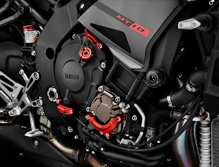 Yamaha-MT-10-Rizoma-detalle Yamaha-MT-10-Rizoma-detalle