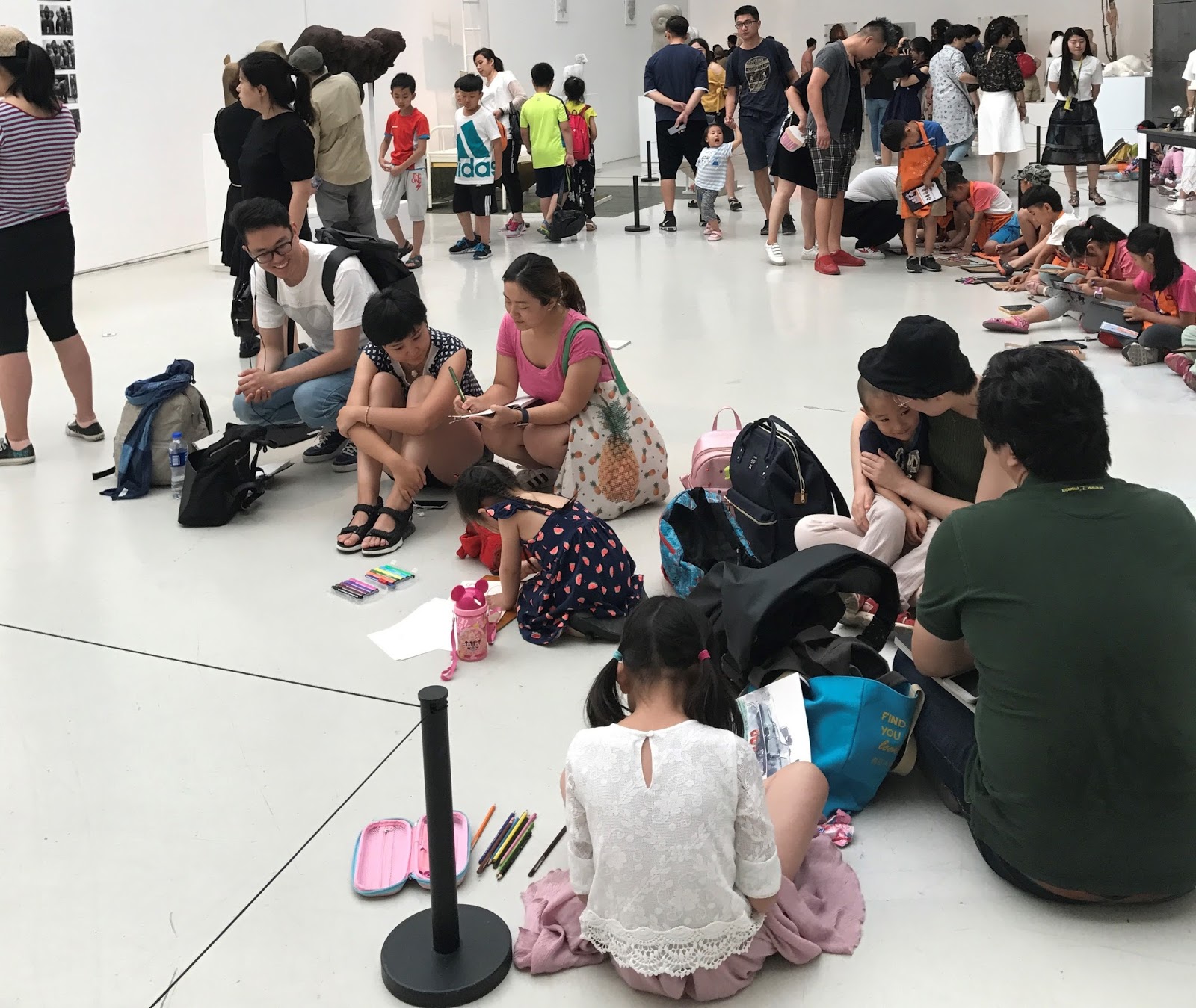 Drawing Attention July 2017 | Urban Sketchers The children were encouraged to sketch what they see which included the modern art sculptures in the museum.