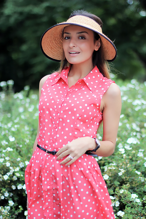 summer outfit with hat