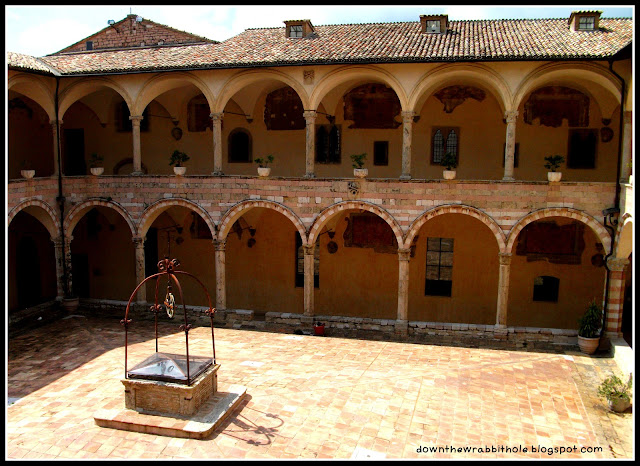 medieval building Assisi Italy, Umbria Italy, things to see in Assisi