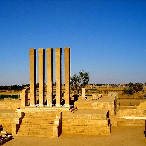 Salafi Aqeeda THE FLAMING FALCON SWOOPING DOWN ON THE DISSENTERS OF