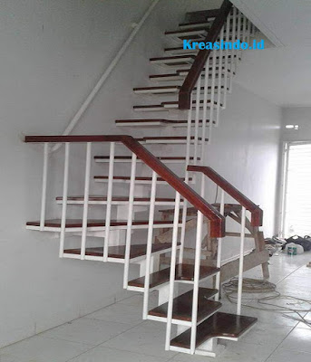 Jasa Tangga Besi kombinasi Trap Kayu Kamper di Cirebon Jasa Tangga Besi kombinasi Trap Kayu Kamper di Cirebon