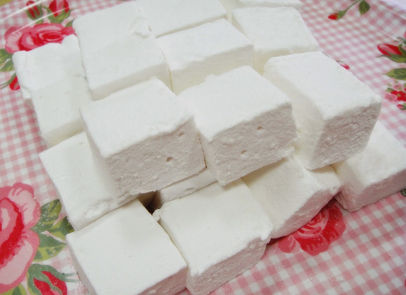 Maryam's Culinary Wonders 800. HomeMade Marshmallow (No Thermometer!)