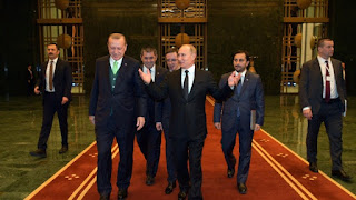 Η Τουρκία ελίσσεται μεταξύ Ρωσίας και Δύσης: Η Ελλάδα και η Κύπρος ακολουθούν τον Ερντογάν;