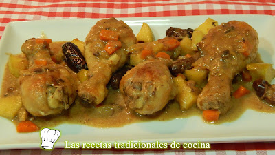 Pollo en salsa con dátiles y manzana