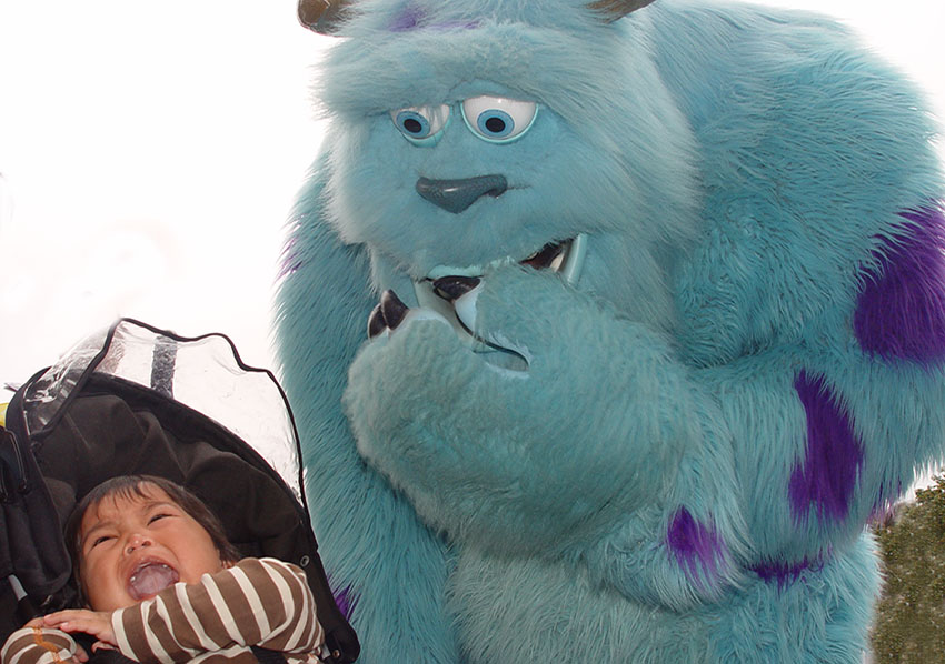 Sulley scaring a little boy at Disneyland Paris.