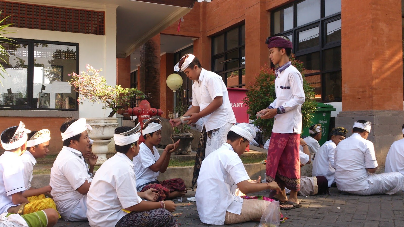 SMP Lab Undiksha Persembahyangan Tilem Ketiga Sekolah Lab Undiksha