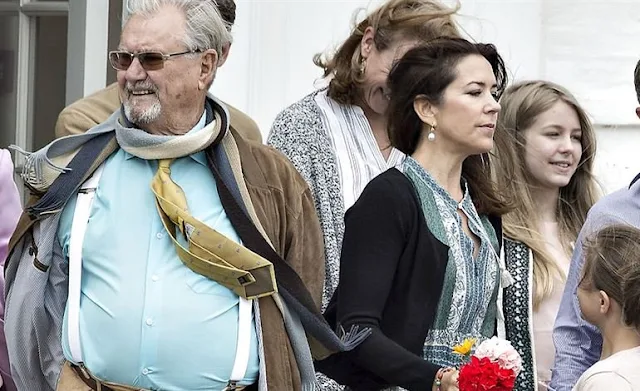 Crown Princess Mary, Crown Prince Frederik, Princess Josephine, Prince Christian, Princess Isabella, Prince Vincent. Crown Princess Mary wore SEA Sabine Dress