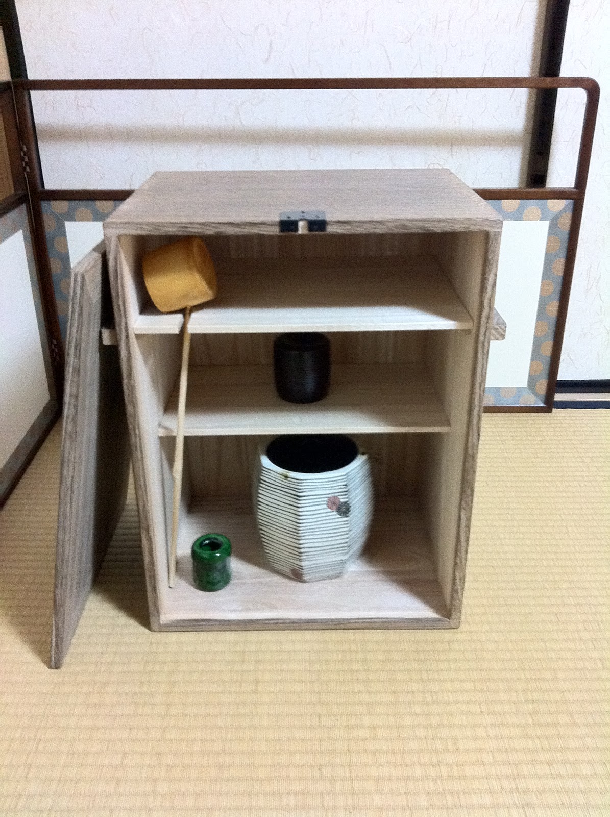 The japanese tea ceremony Tabidansu Portable utensil box