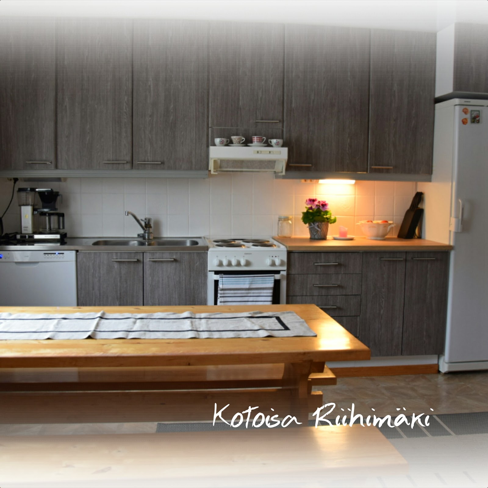 Kotoisa Riihimäki DIY uudistettu keittiö dc fix muovilla Kotoisa Riihimäki DIY uudistettu keittiö dc fix muovilla