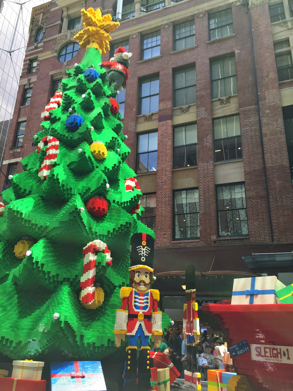 My Little Drummer Boys: Wordless Wednesday : Giant Lego Christmas Tree