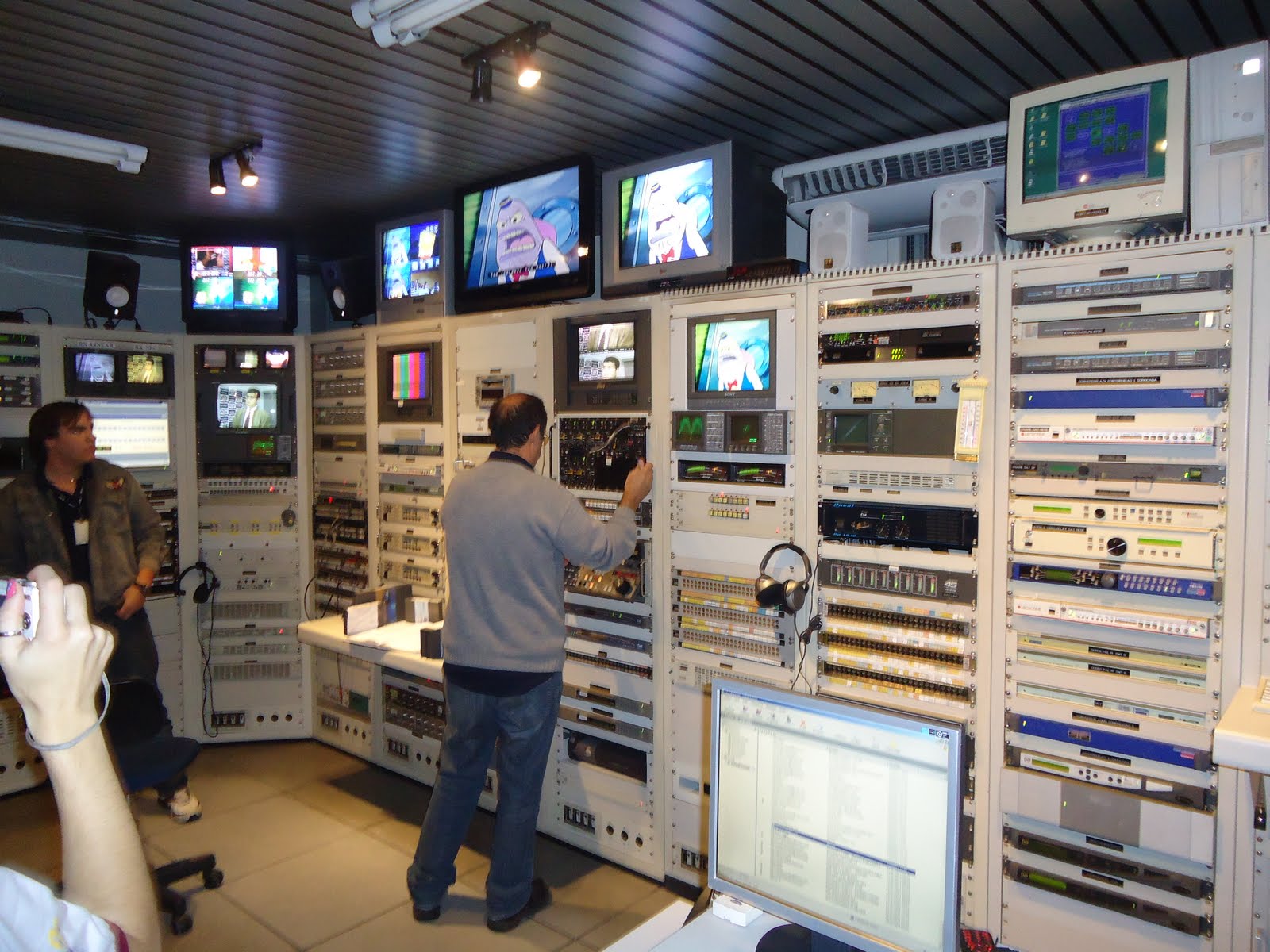 Escola Prof. Jonas Alves de Araújo Visita a TV TEM Bauru