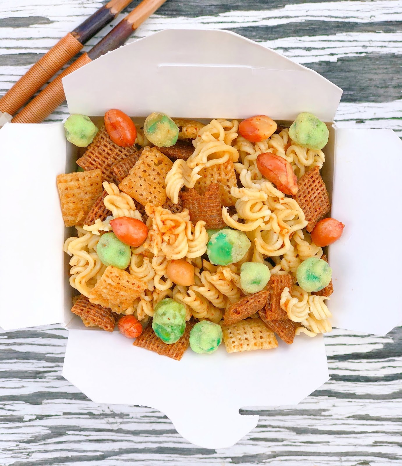 Jac o' lyn Murphy Ramen around the Christmas Tree! 5 Noodle Gifts