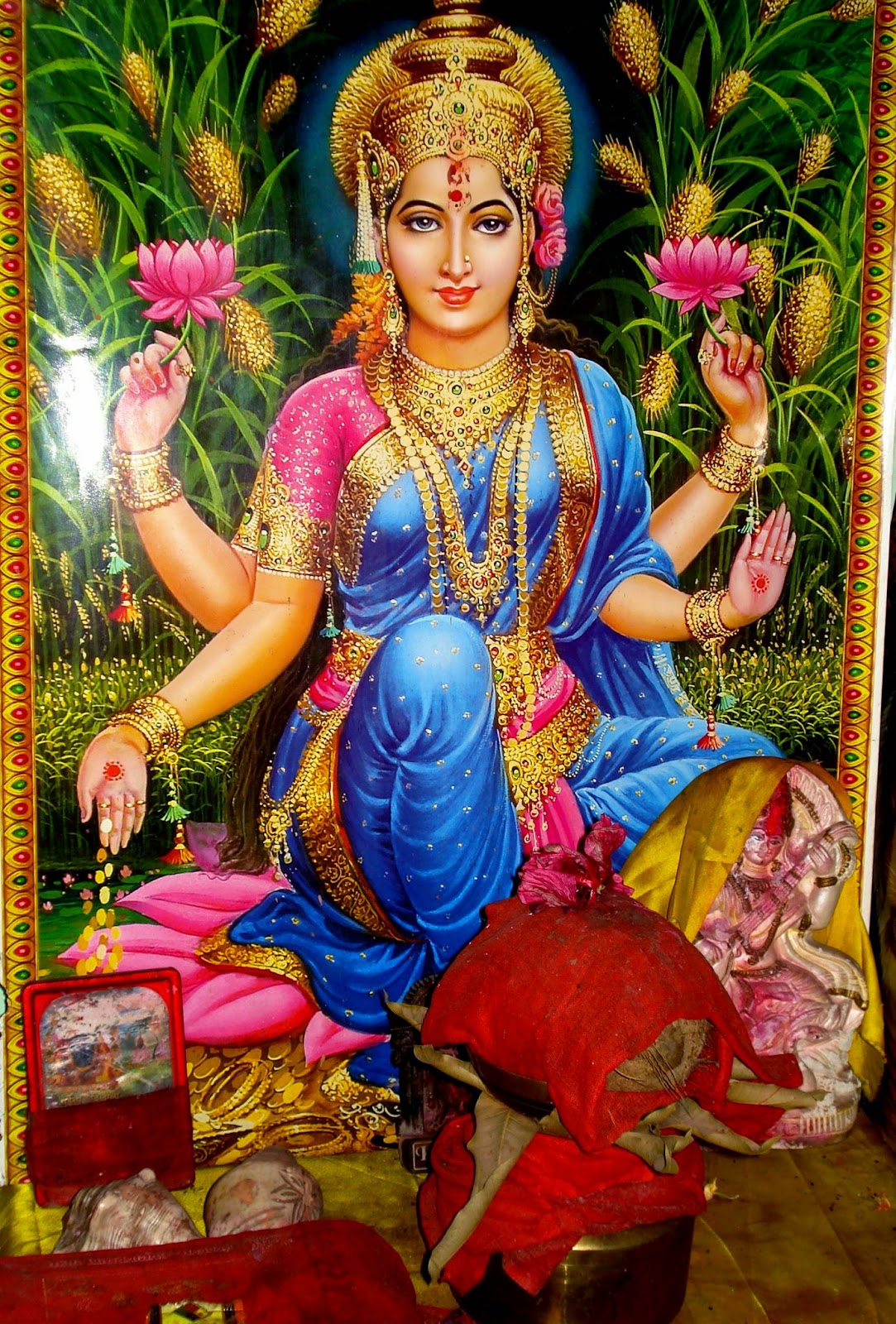 Maa Lakshmi Devi Matha HD Images wallpapers photos pictures gallery | Hindu  God Image 