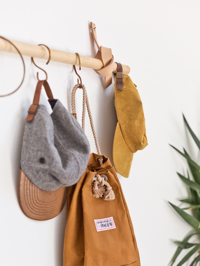 Reciclar cinturones de cuero y convertirlo en un perchero