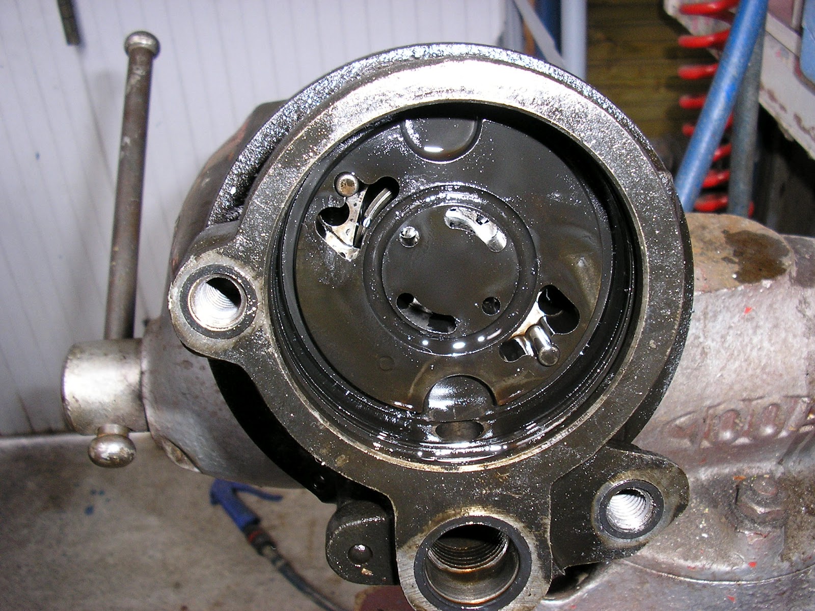BreizhBuick and else..: 42: Réfection de la pompe de direction assistée