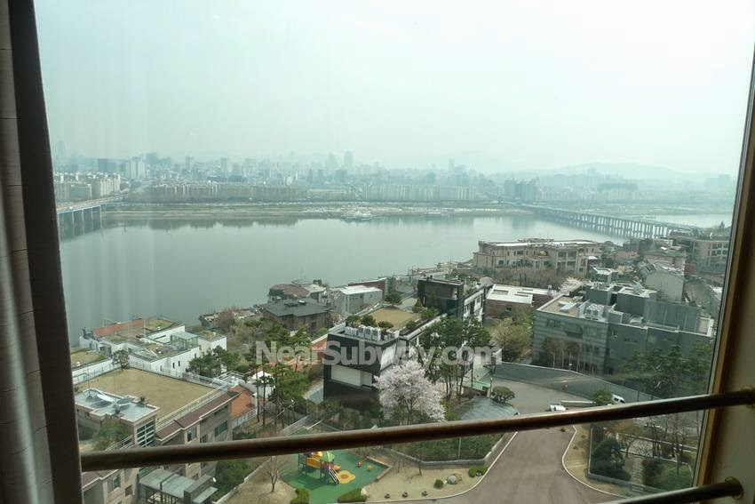 Seoul Apartment Hilltop Treasure on high floor, Great river view / Hannamdong, Yongsangu, Seoul