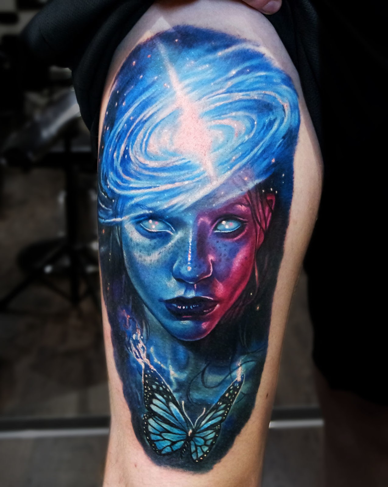 девочка в стиле космос. цветные татуировки для девушек. тату рукав для девушек космос. тату космос. тату космос для девушек.