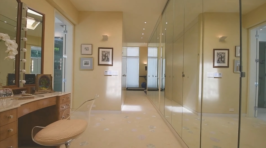 35 Interior Design Photos vs. 936 N Lake Way, Palm Beach, FL Luxury Home Tour