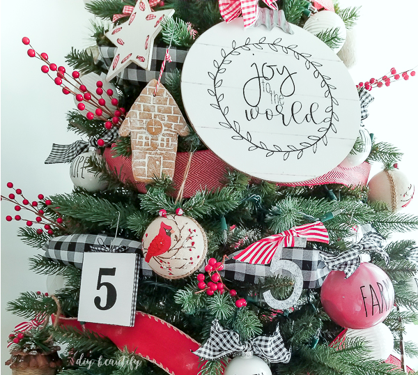 Thrifty Farmhouse Sign Ornaments - DIY Beautify - Creating Beauty at Home