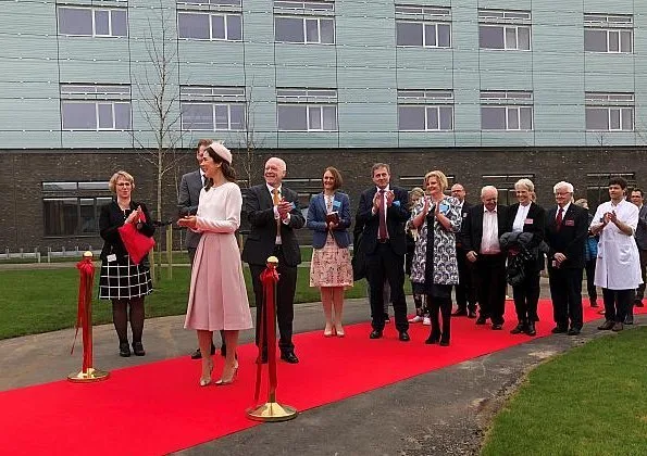 Crown Princess Mary wore ELISE GUG Silk Blouse and Gianvito Rossi Python pumps, Princess Mary wore DAY Birger et-Mikkelsen Skirt at opening hospital