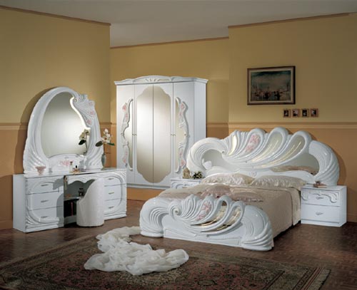 Bedroom Vanity With Mirror
