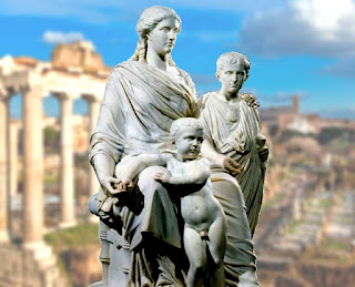 Estatua de Cornelia Africana y sus dos hijos, los Gracos, con el Foro Romano al fondo. Estatua de Cornelia Africana y sus dos hijos, los Gracos, con el Foro Romano al fondo.