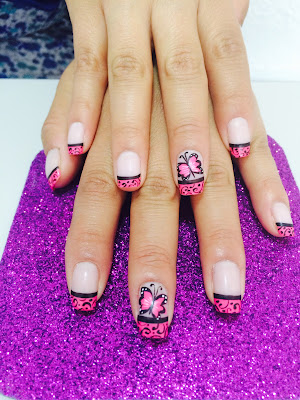 Uñas decoradas con mariposa Uñas decoradas con mariposa
