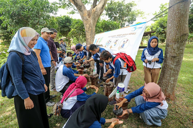 Aku dan teman-teman terlibat dalam kampanye Hari Cuci Tangan Sedunia di Taman Kehati Aqua Klaten, Jawa Tengah. Foto: Kompasiana