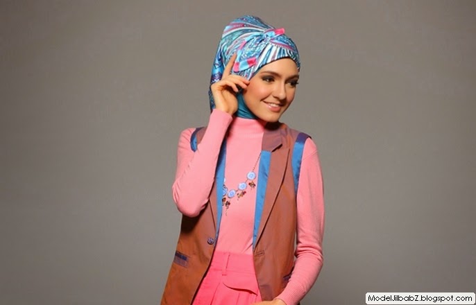 Model Jilbab Terbaru Segi Empat Anggun Model Jilbab Terbaru Segi Empat Anggun