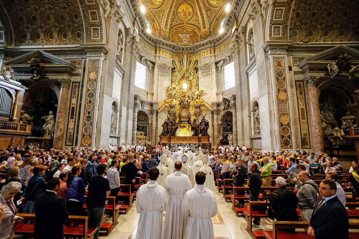 Образы мессы. Католики в Ватикане. Месса в Ватикане.