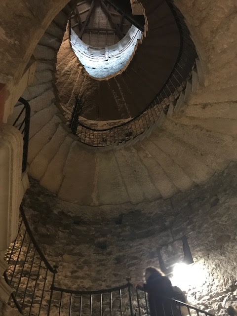 イゾラベッラ（ベッラ島）の宮殿内　螺旋階段
