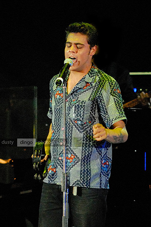 Dan Sultan, appearing with the Black Arm Band. Fremantle 2008. Copyright Sheldon Levis 2011
