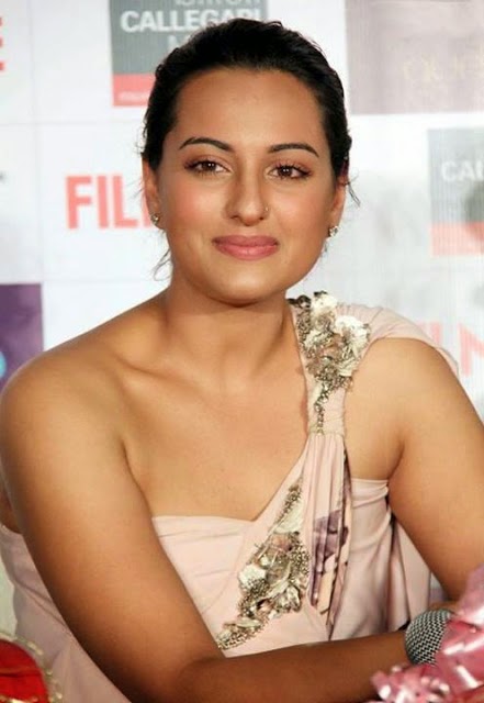 Hot Sonakshi Sinha widescreen Hot Sonakshi Sinha widescreen