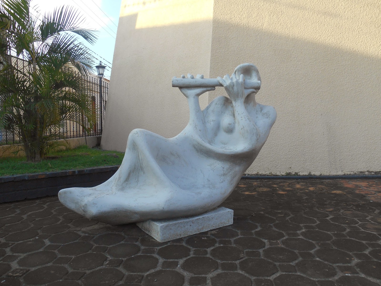 Una foto de la escultura "Flautista", de Rodrigo Arenas Betancourt, tomada por Leonardo Bernal Tobón