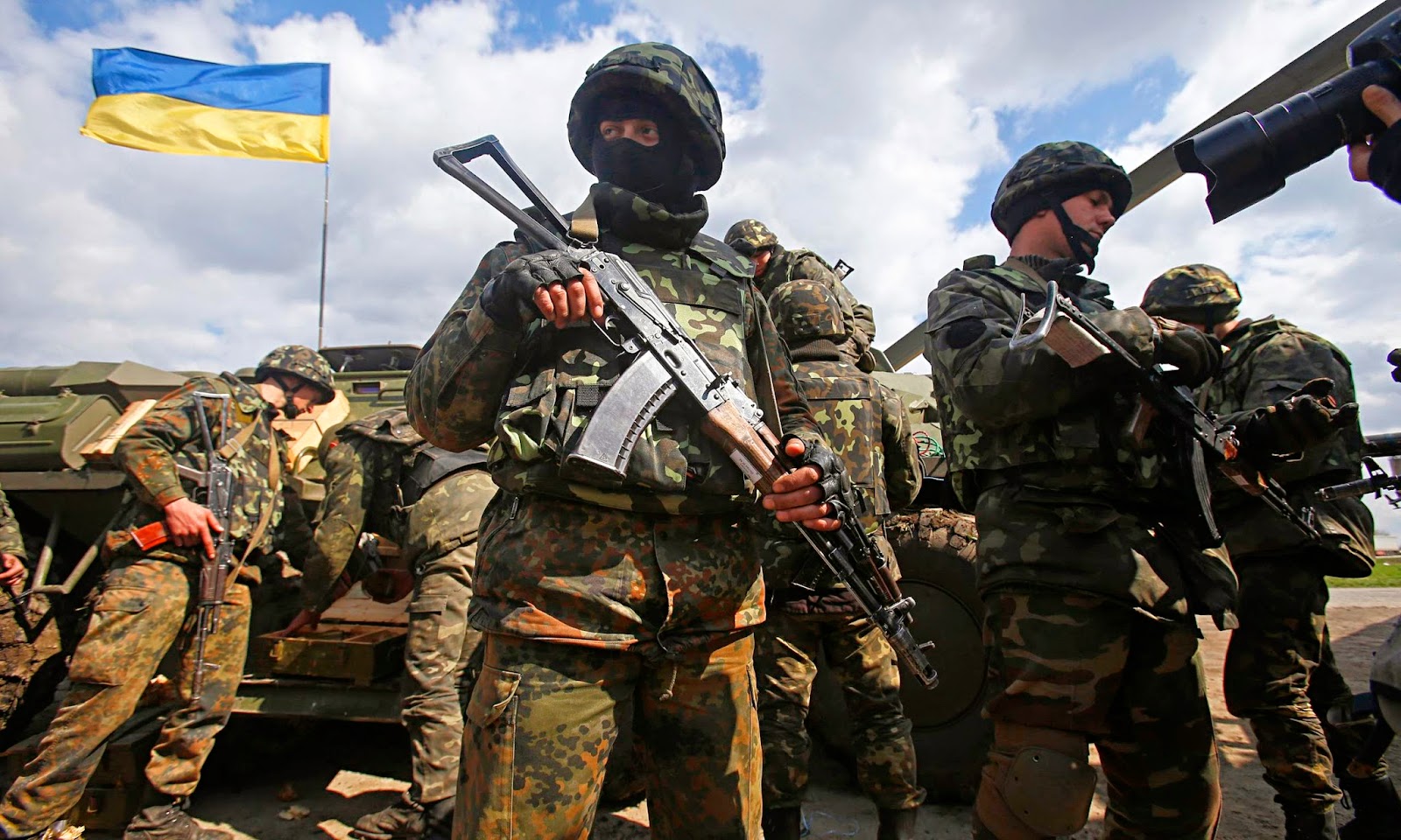 Αμερικανός στρατιωτικός αναλαμβάνει τον Ουκρανικό στρατό!
