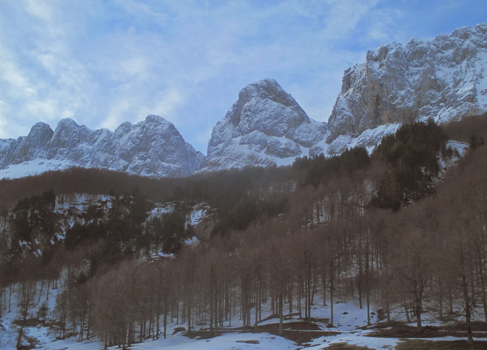 Esqui de montañaen  Zuriza (Pirineo Aragones)