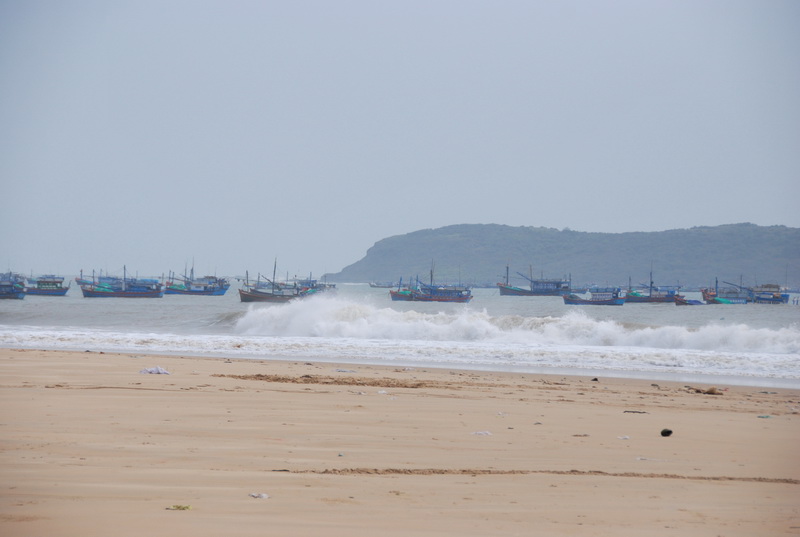 Bãi biển Long Thủy ở Phú Yên