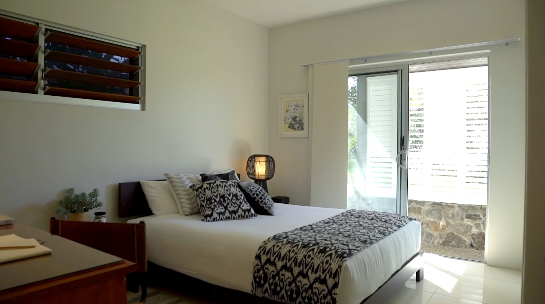 13 Interior Design Photos vs. 2 Peninsula St, Hastings Point Luxury Home Tour