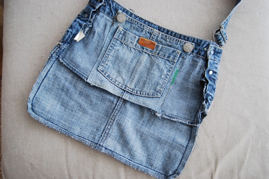 bolso hecho a partir de un vaquero viejos.