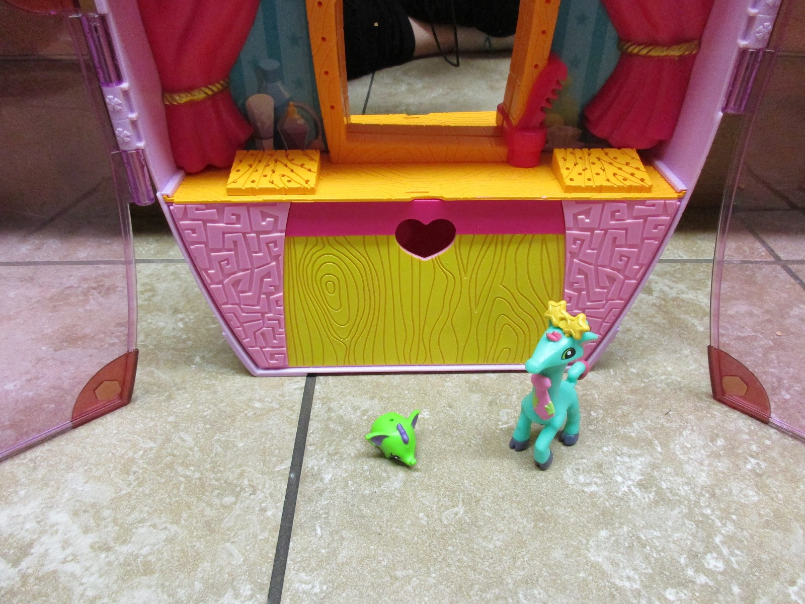 The Animal Jam Whip Animal Jam Dress Up Closet Toy Review