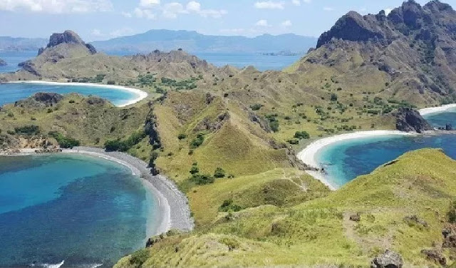 11. Pulau Komodo - Nusa Tenggara Timur 11. Pulau Komodo - Nusa Tenggara Timur